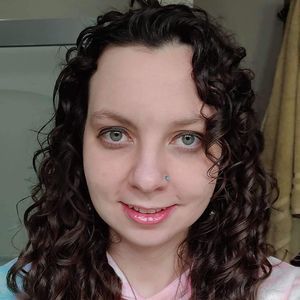 Meet your Posher, Leila